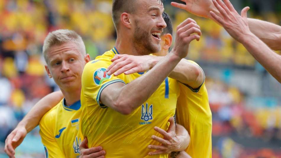Duo Jarmolenko und Jaremtschuk wahrt Achtelfinal-Chance für Ukraine