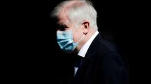 Seehofer und Söder werben für einheitliche Corona-Regeln durch Bundesgesetz