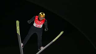 Skispringen: Geiger zur Halbzeit nur auf Rang 21 - Kobayashi f&uuml;hrt