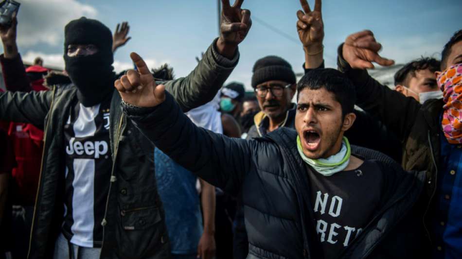 Griechische Polizei setzt Tränengas gegen protestierende Flüchtlinge ein