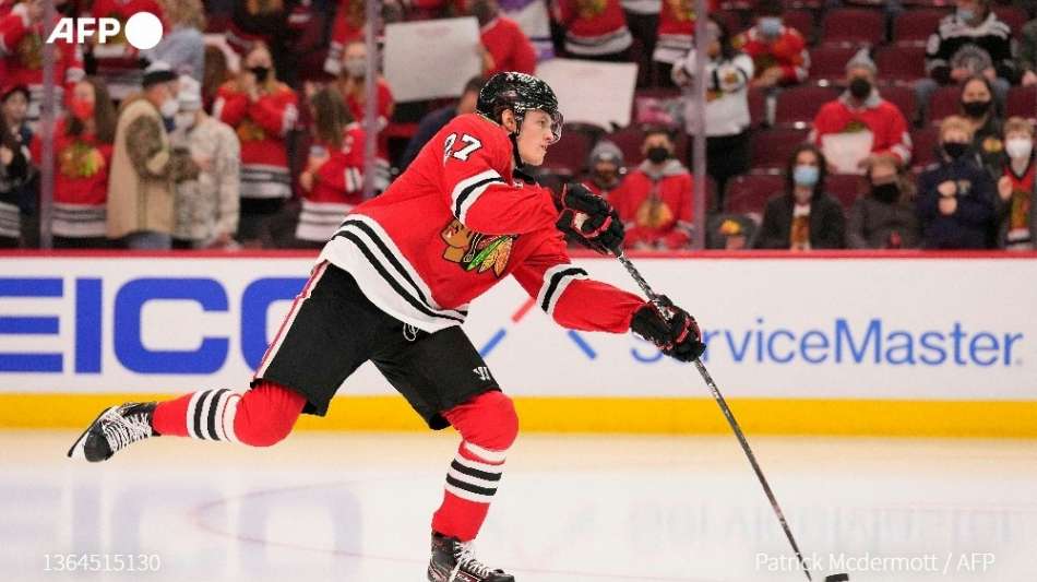 NHL: Talent Reichel feiert erfolgreiches Deb&uuml;t f&uuml;r Chicago