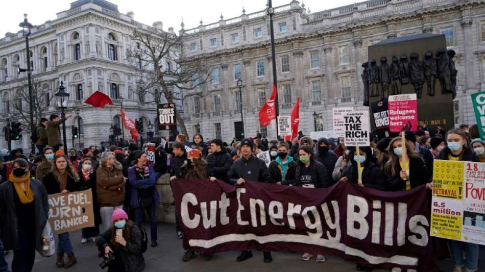 Hunderte Briten demonstrieren gegen massiv gestiegene Lebenshaltungskosten