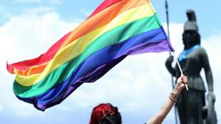 UEFA untersagt Regenbogen-Werbebanden in Baku und St. Petersburg