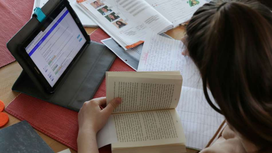 Landessozialgericht spricht Schülerin wegen Lockdowns Computer und Drucker zu