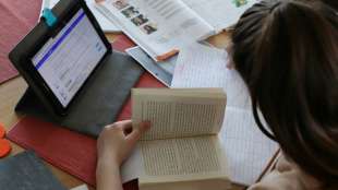 Landessozialgericht spricht Schülerin wegen Lockdowns Computer und Drucker zu