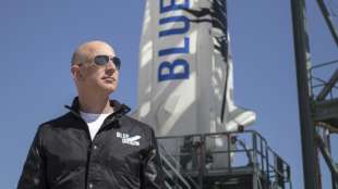 Jeff Bezos will mit j&uuml;ngstem und &auml;ltestem Mitflieger der Geschichte ins All starten