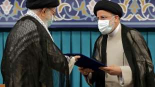 Ultrakonservativer Raisi im Iran ins Pr&auml;sidentenamt eingef&uuml;hrt