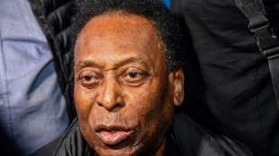 Brasilianischer Fu&szlig;ball-Star Pel&eacute; erneut zur Behandlung von Krebs im Krankenhaus