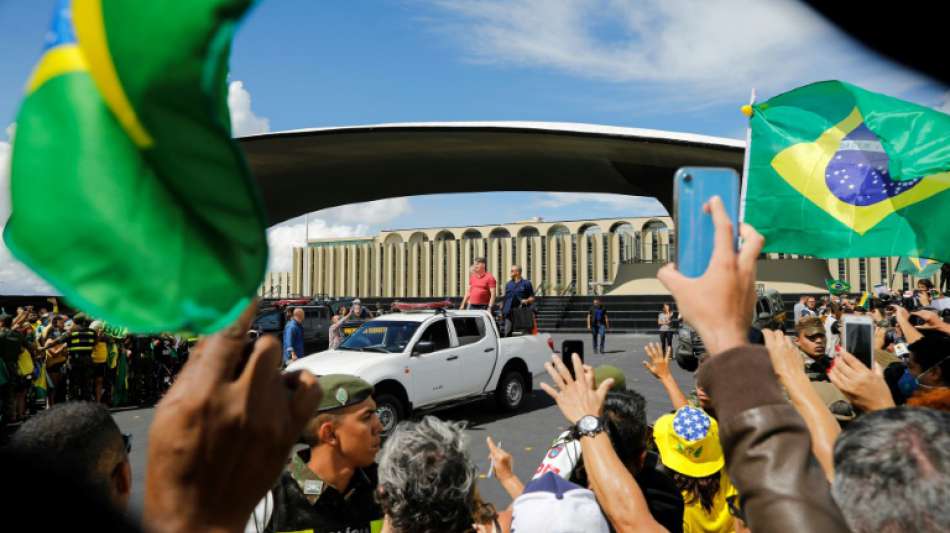 Bolsonaro nimmt an Protest gegen Corona-Restriktionen teil