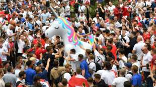 Britische Regierung h&auml;lt an Aufhebung von Corona-Ma&szlig;nahmen kommende Woche fest