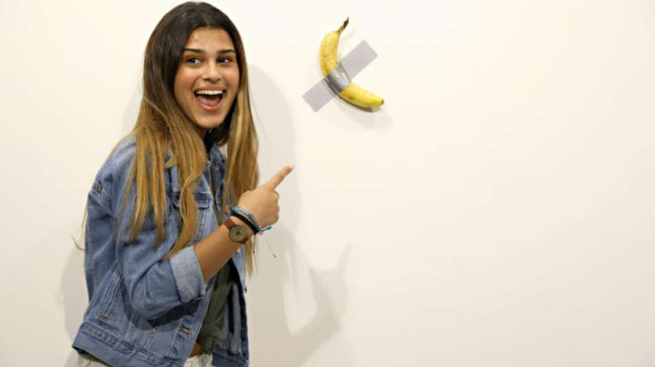 Performance-Künstler isst Banane im Wert von 120.000 Dollar