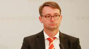 Sächsischer Innenminister droht mit Spielabbruch bei Fanansammlungen
