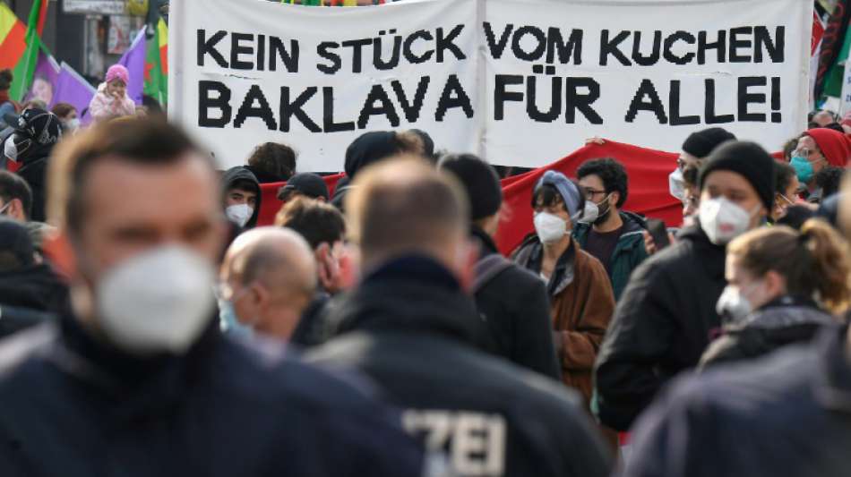 Tausende versammeln sich für traditionelle 1. Mai-Demonstration in Berlin