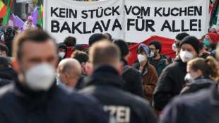 Tausende versammeln sich für traditionelle 1. Mai-Demonstration in Berlin