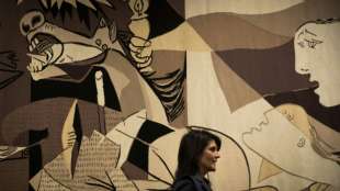 Picassos "Guernica" in Geb&auml;ude des UN-Sicherheitsrats abgeh&auml;ngt