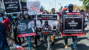 Erneut tausende Haitianer gegen Pr&auml;sident Mo&iuml;se auf der Stra&szlig;e