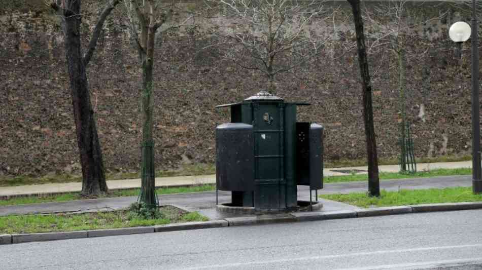 Missstand am Pissstand - Niederländische Frauen besetzeb Pissoirs