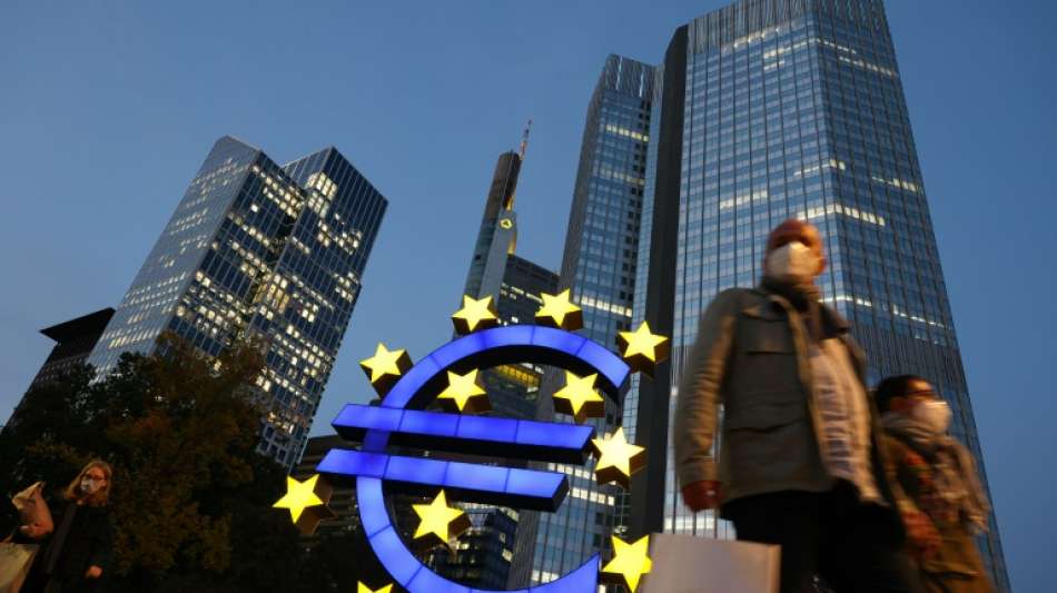 Europäische Zentralbank lässt Leitzins unverändert und setzt Anleihekaufprogramm fort