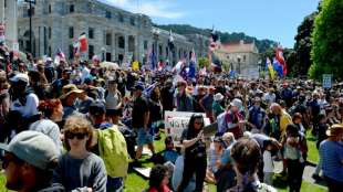 Rund 3000 Menschen protestieren gegen die Corona-Ma&szlig;nahmen in Neuseeland