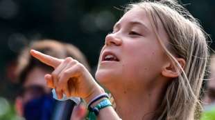 Greta Thunberg &uuml;berrascht Konzertbesucher mit Gesangseinlage