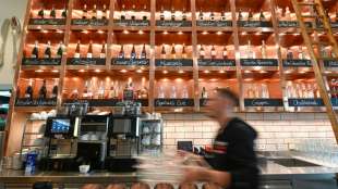 Als krank gemeldeter Polizist darf keine Getr&auml;nke in Restaurant ausschenken