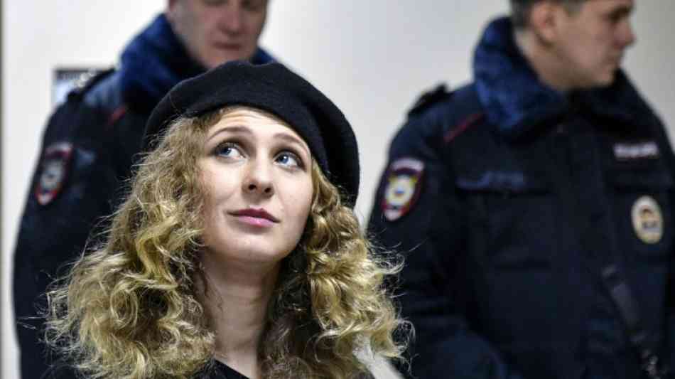 Mitglied der russischen Punkband Pussy Riot zu Sozialstunden verurteilt