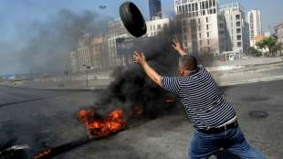 Demonstranten im Libanon greifen Zentralbank-Filialen an