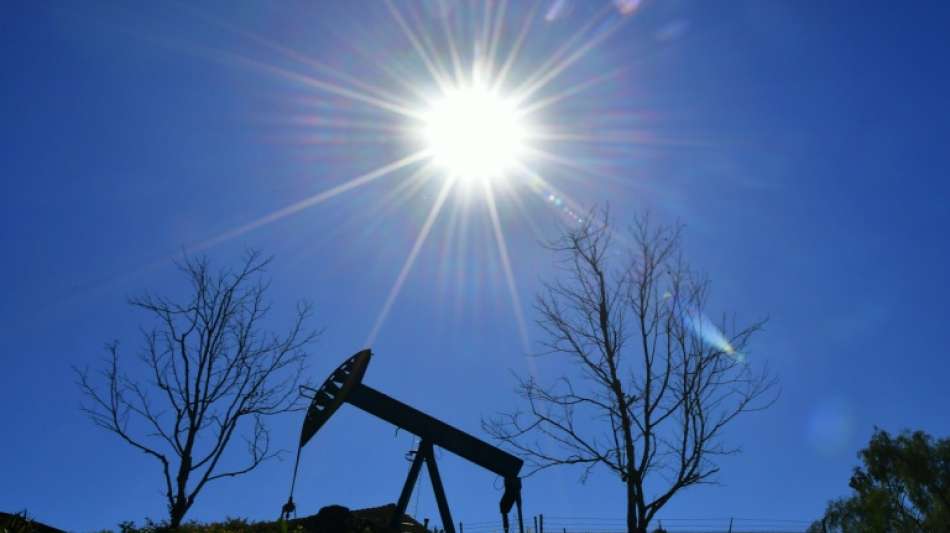 &Ouml;lpreis steigt wegen Ukraine-Kriegs kurzzeitig auf fast 140 Dollar