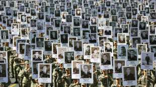 Gedenken an Opfer des Konflikts um Berg-Karabach in Armenien und Aserbaidschan