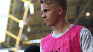 Nach Haarriss im Sch&auml;del: FCK-Profi G&ouml;tze verl&auml;sst Intensivstation