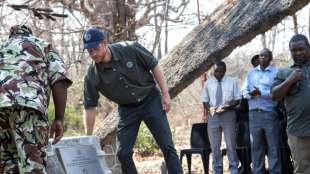 Prinz Harry erinnert an von Elefanten getöteten britischen Soldaten in Malawi