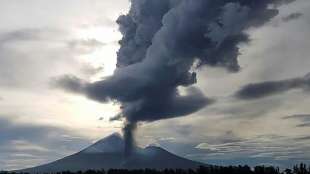 Vulkan Ulawun in Papua Neuguinea ausgebrochen