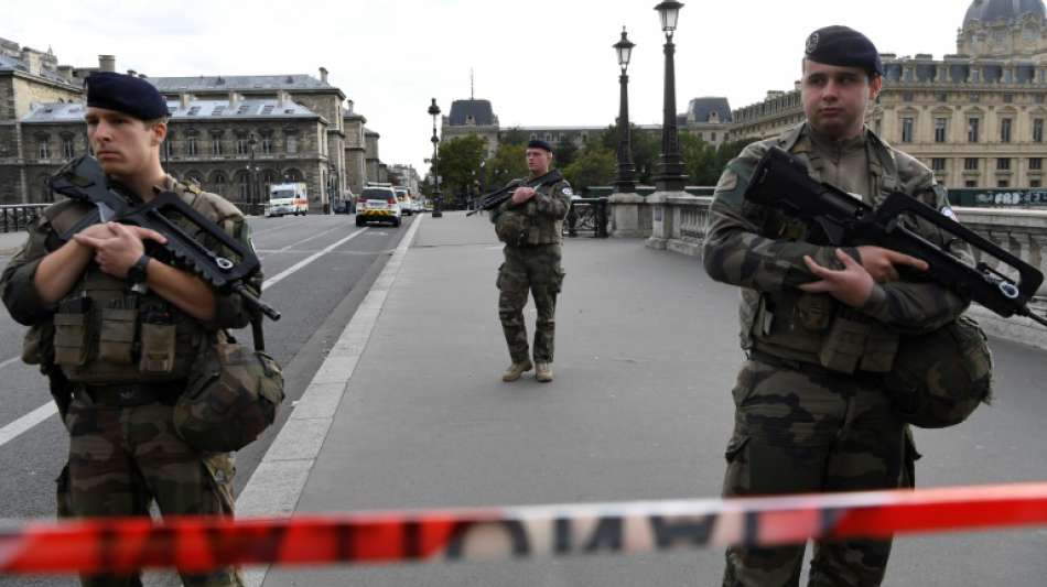 Anti-Terror-Staatsanwalt übernimmt Ermittlungen zu Messerangriff in Paris