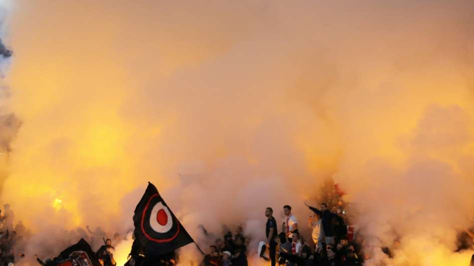 UEFA untersucht Pyro-Vorf&auml;lle bei BVB-Pleite in Amsterdam