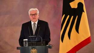 Steinmeier entl&auml;sst bisherige Bundesregierung