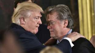 Steve Bannon drohen wegen Aussageverweigerung strafrechtliche Konsequenzen