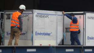 Tausende Pekinger stehen für Corona-Impfstoff Schlange