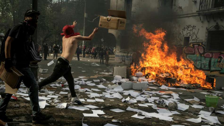 Chiles Präsident kündigt angesichts von Protesten soziales Maßnahmenpaket an