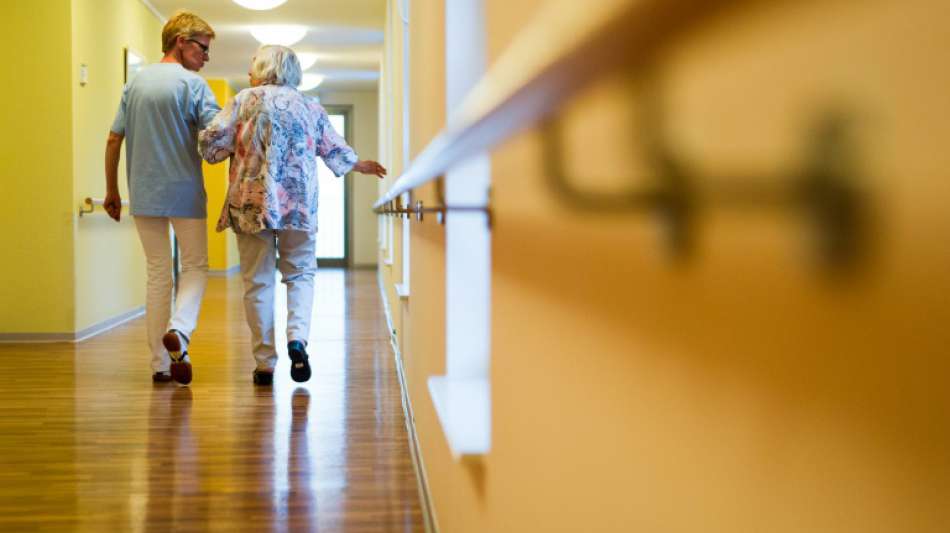 Forderungen nach Entlastung in der Pflege zum 25. Jahrestag der Versicherung