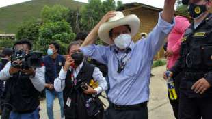 Linksgerichteter Kandidat Castillo bei Präsidentschaftswahl in Peru in Führung