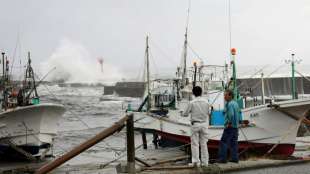 Mindestens ein Toter durch erste Ausläufer von Taifun "Hagibis" in Japan