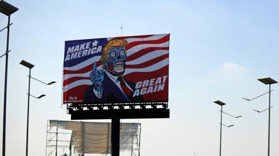Witz: Plakat mit Trump als Außerirdischem schlägt in Mexiko ein