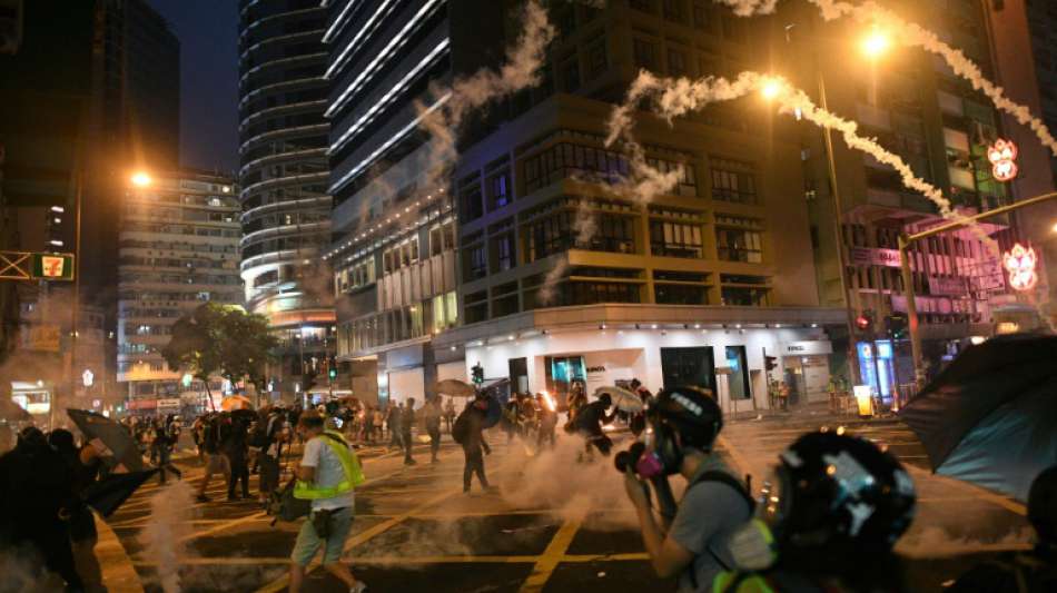 Großkundgebungen und Ausschreitungen bei Protestwochenende in Hongkong