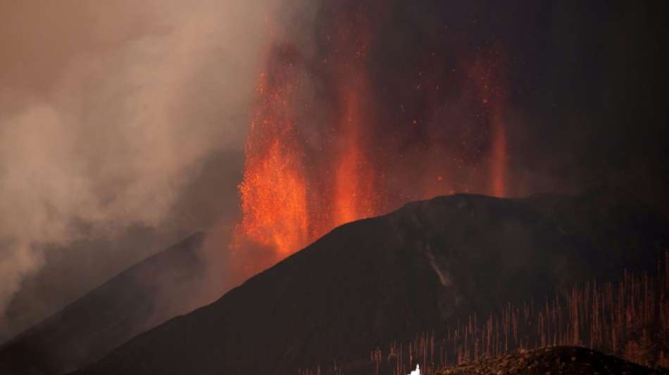 Lavastrom erreicht nach Vulkanausbruch auf La Palma das Meer