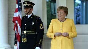 Merkel spricht von "Trag&ouml;die" und k&uuml;ndigt Hilfen f&uuml;r Unwettergebiete an