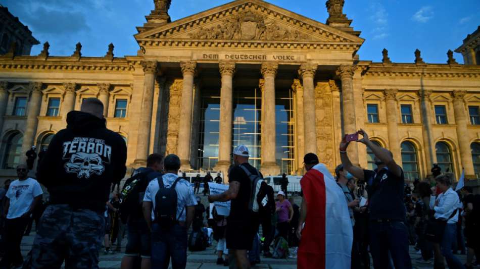 Berlin: Rechtsextremer Mob wollte Reichstag stürmen