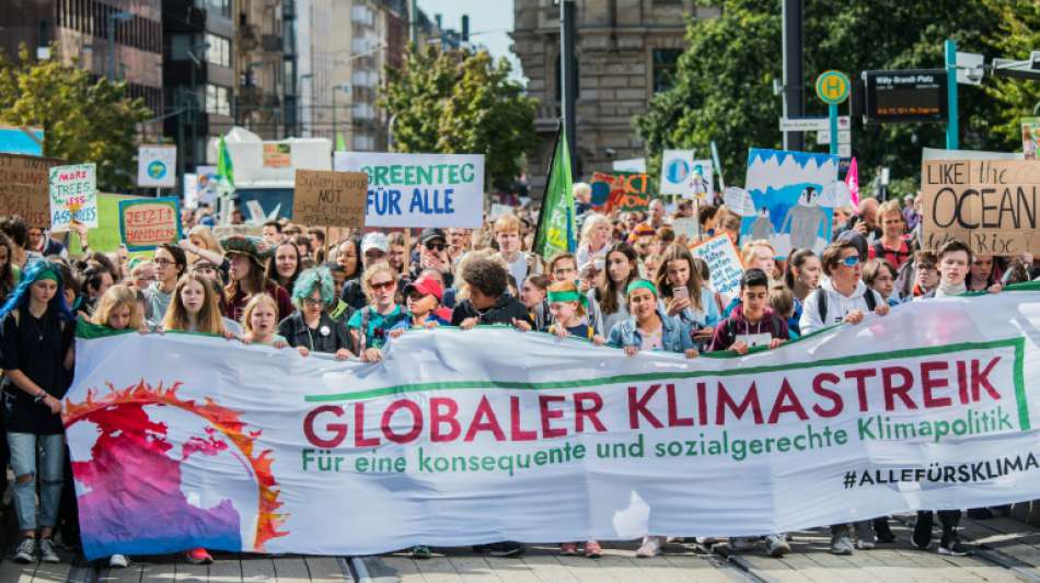 Aktivisten besetzen Paulskirche in Frankfurt am Main
