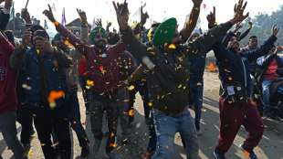 Indiens Bauern verlassen nach monatelangen erfolgreichen Protesten Neu Delhi