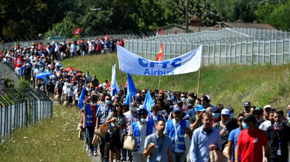 Proteste gegen Stellenabbau bei Airbus am Stammsitz Toulouse