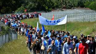 Proteste gegen Stellenabbau bei Airbus am Stammsitz Toulouse
